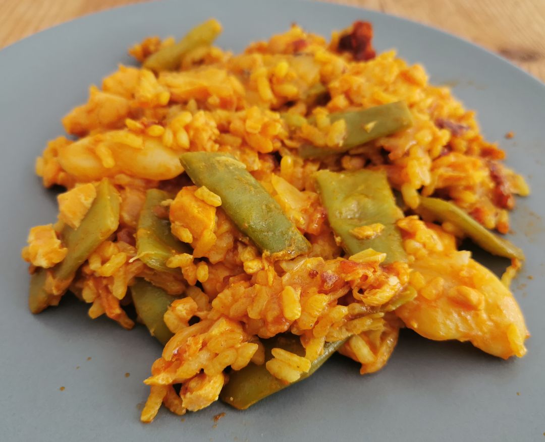 Arroz con salmón y verduras Arroz con salmón y verduras