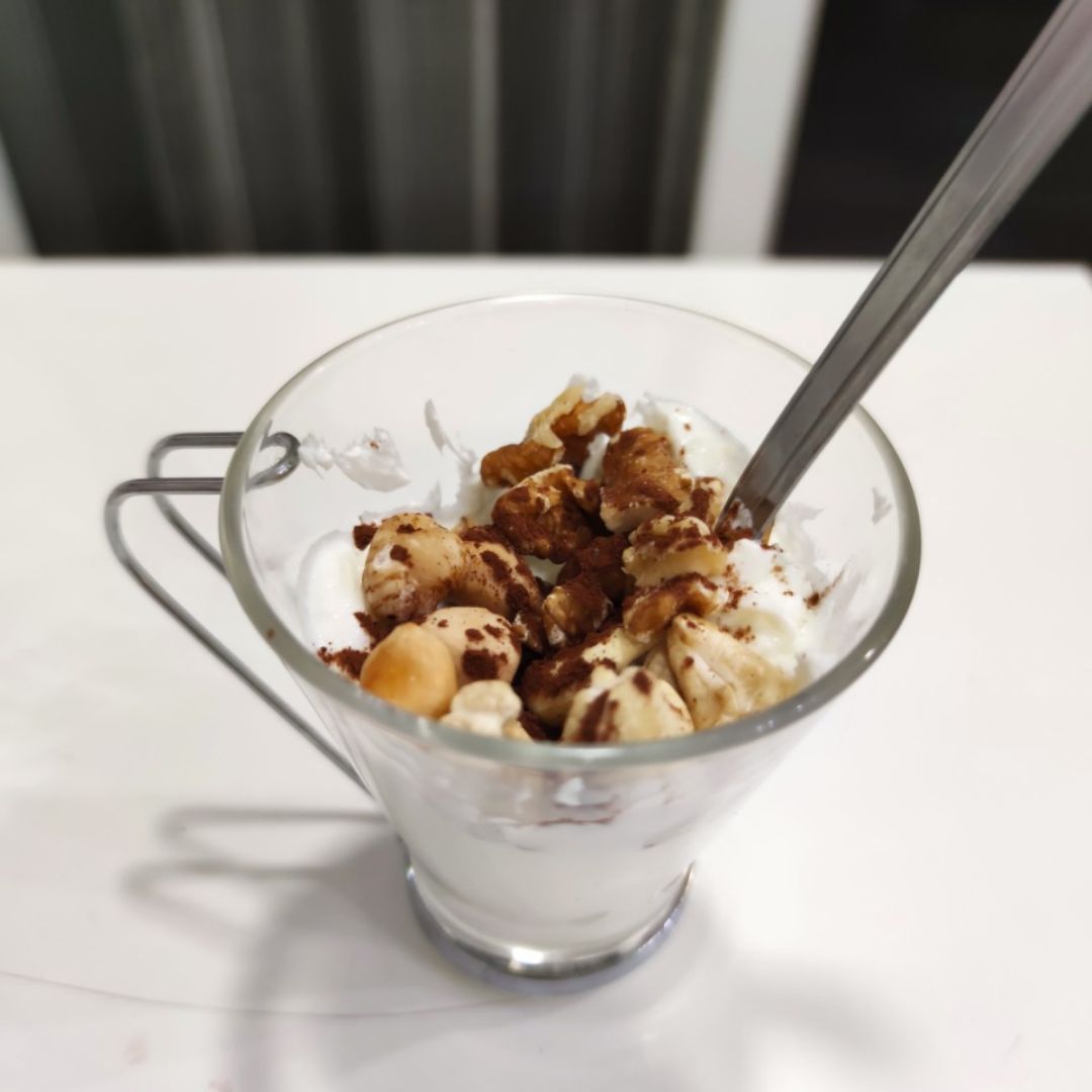 Yogur de proteína con frutos secos Yogur de proteína con frutos secos