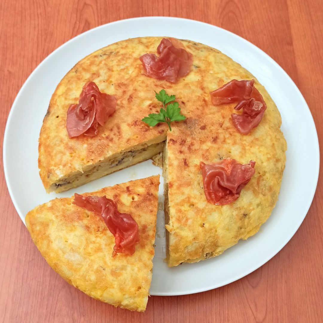 🌸TORTILLA DE PATATAS TRUFADA CON CRUJIENTE DE JAMÓN SERRANO🌸 🌸TORTILLA DE PATATAS TRUFADA CON CRUJIENTE DE JAMÓN SERRANO🌸