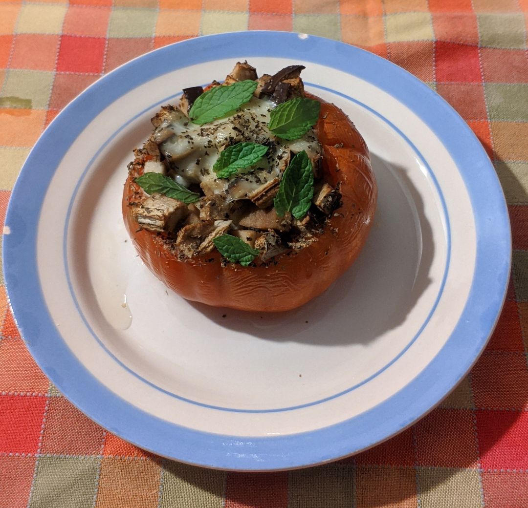 Tomate relleno Tomate relleno