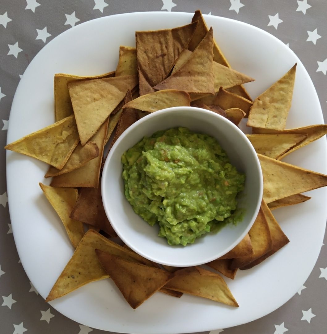 Nachos con harina de garbanzo