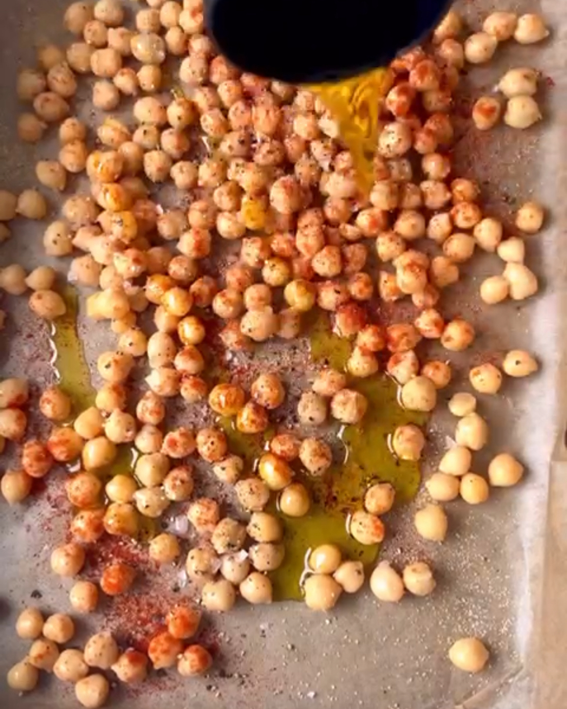 Ensalada césar con garbanzos crujientes  Paso 0
