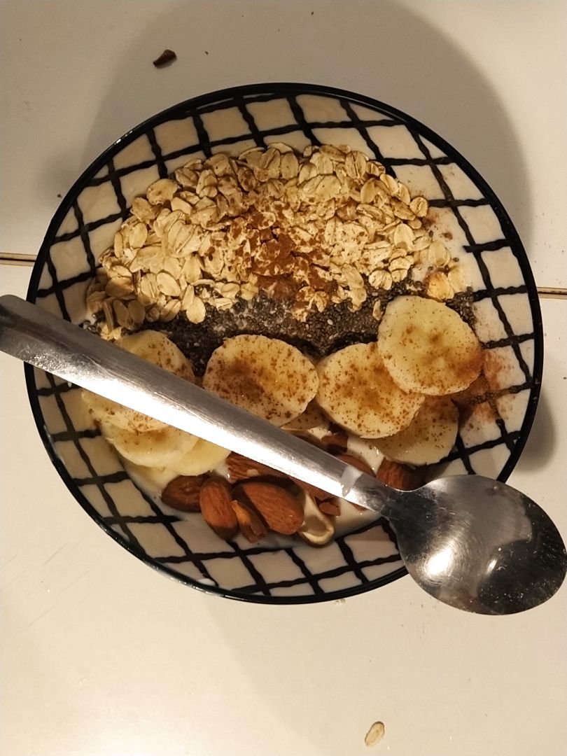 Yogur de Soja con platano y frutos secos Yogur de Soja con platano y frutos secos