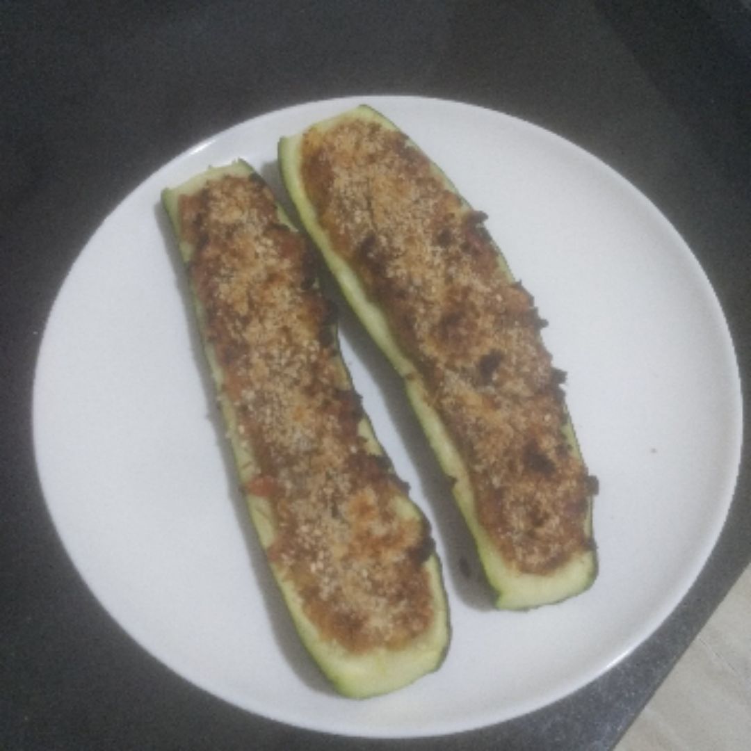 Calabacín relleno de atún Calabacín relleno de atún