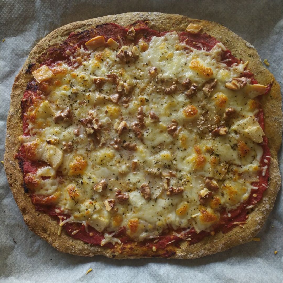 Pizza de 3 quesos, pera y nueces. Paso 3 Pizza de 3 quesos, pera y nueces. Paso 3