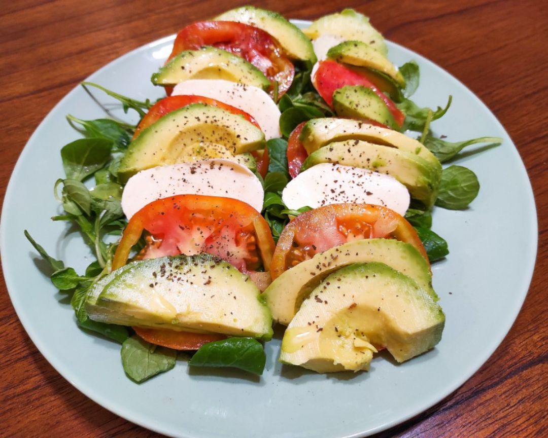 Ensalada con aguacate 😋