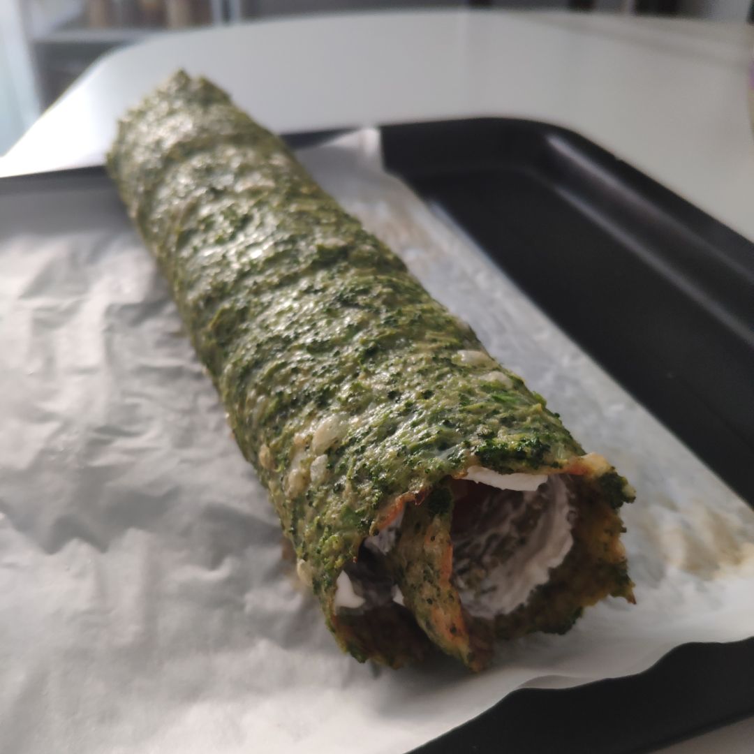 Rollito de brocoli, salmón y queso crema Paso 4 Rollito de brocoli, salmón y queso crema Paso 4