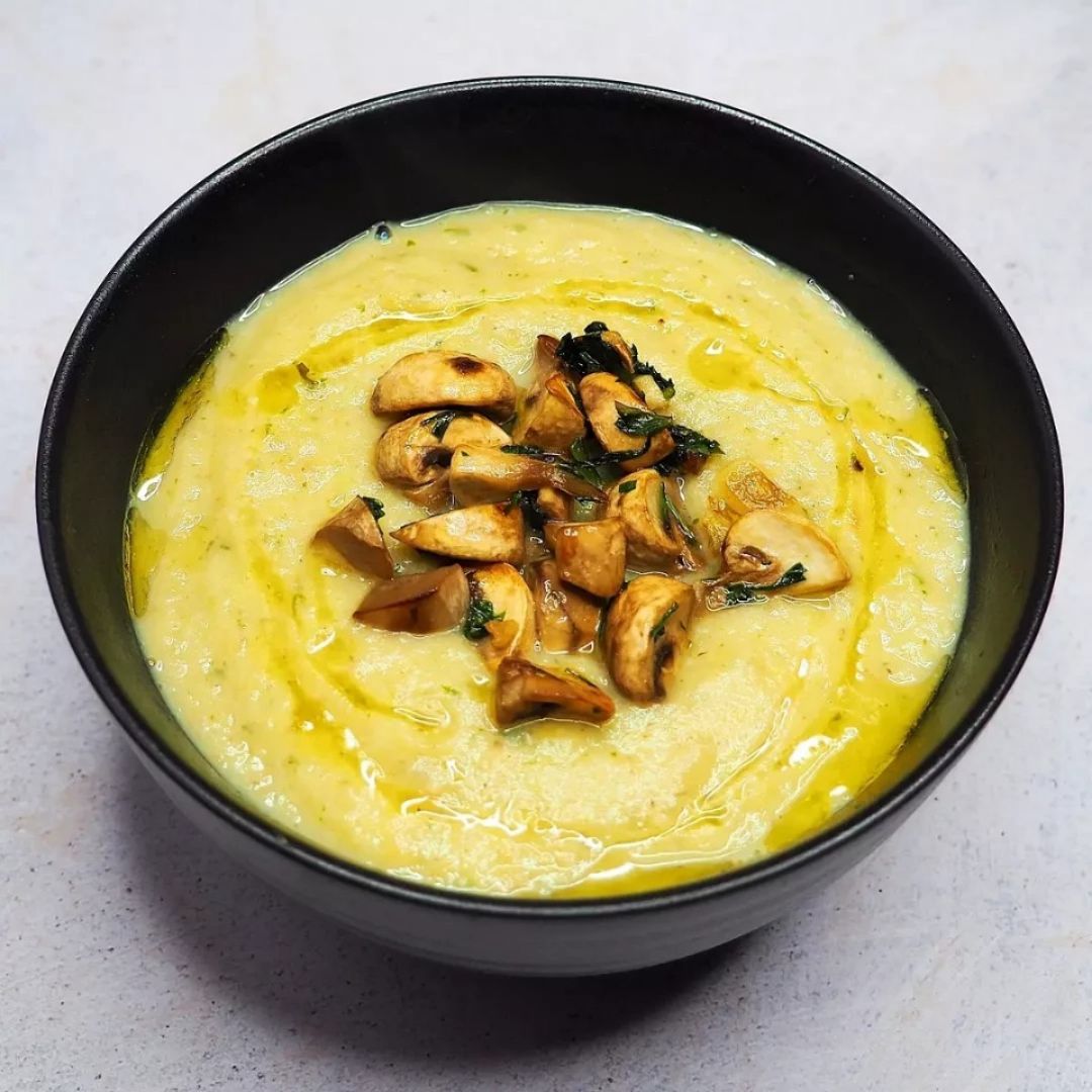 CREMA DE MANZANA Y CHAMPIÑONES CREMA DE MANZANA Y CHAMPIÑONES