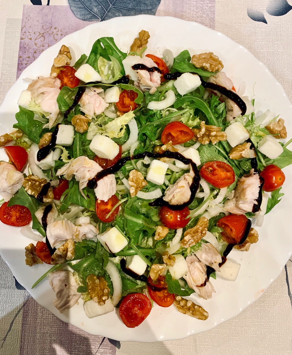 Ensalada de queso de cabra y pollo