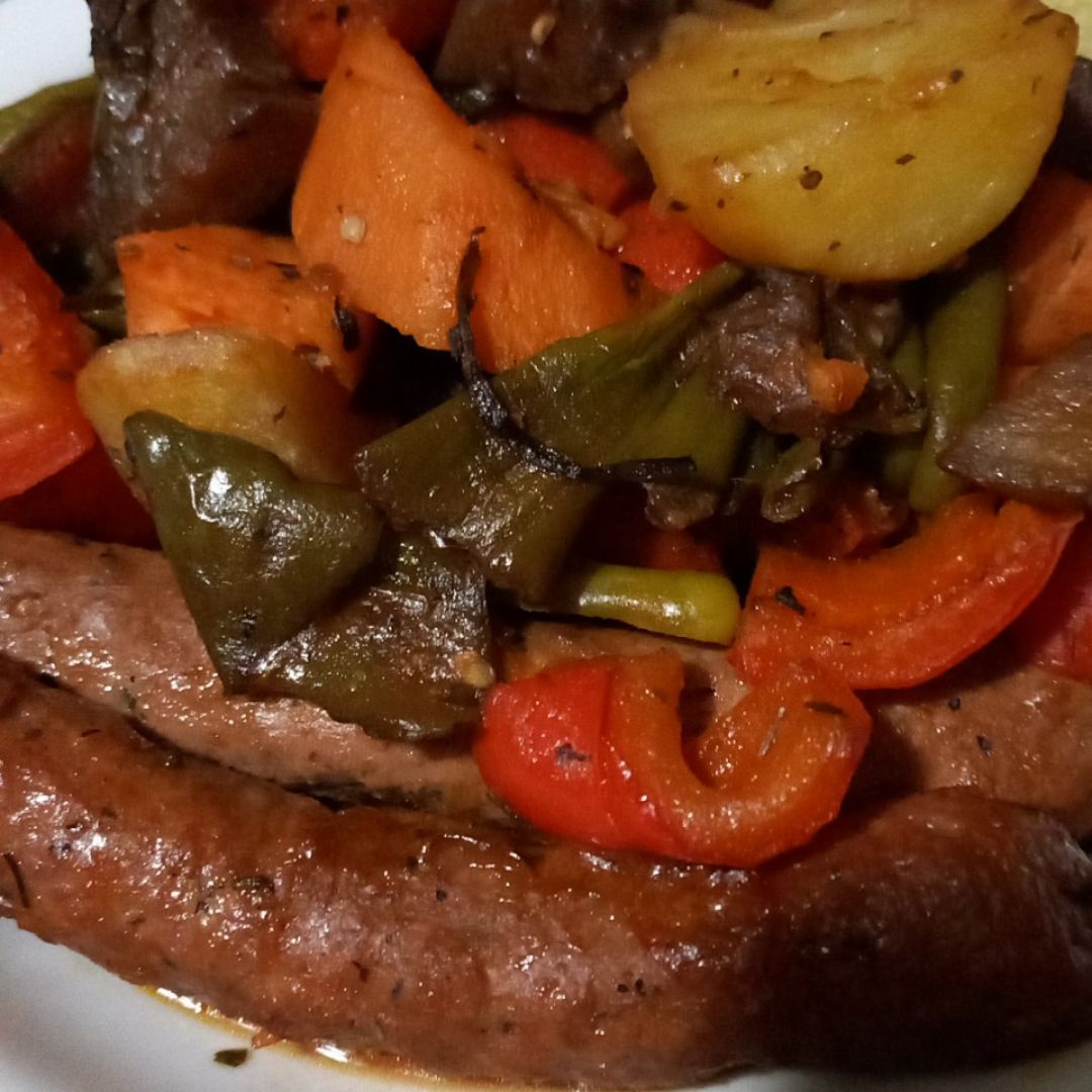 Salchichas de heura con pisto casero Salchichas de heura con pisto casero