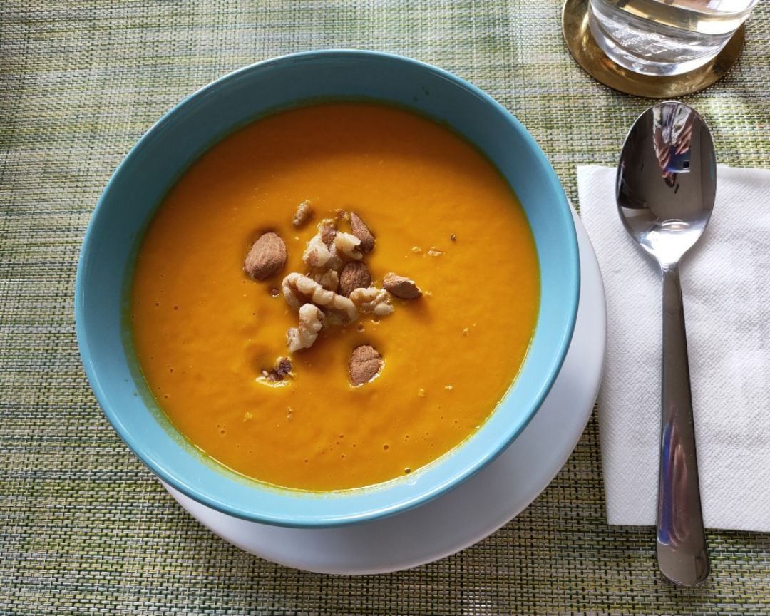 Crema de Calabaza y zanahoria con frutos secos Crema de Calabaza y zanahoria con frutos secos