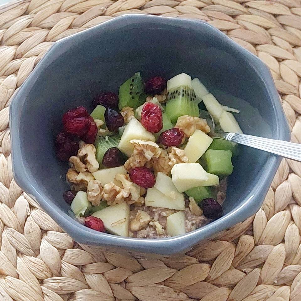 Avena nocturna con fruta y nueces Avena nocturna con fruta y nueces
