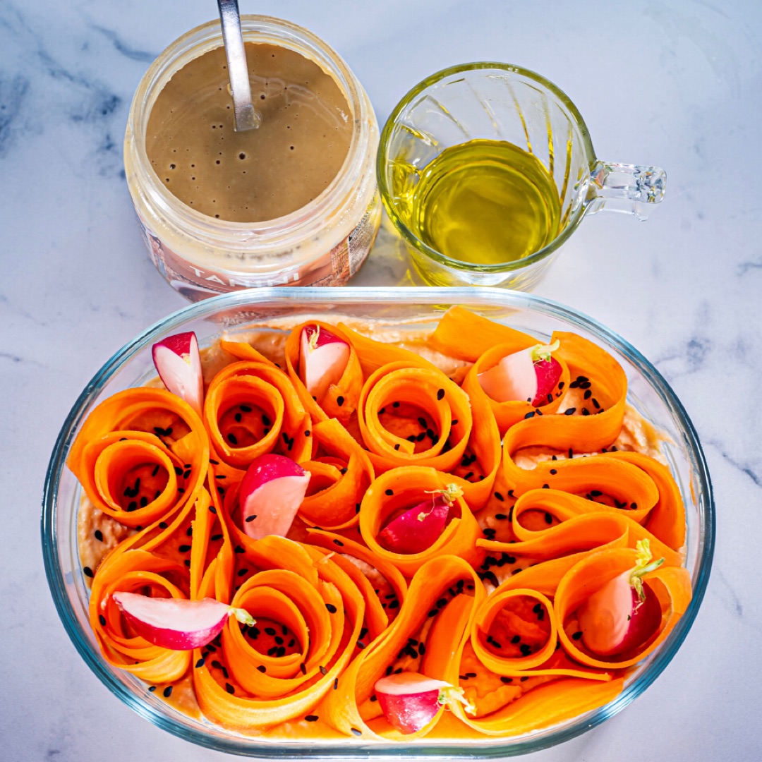 Ensalada de zanahorias con humus y TahiniStep 0