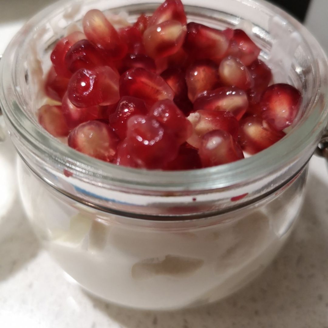 Yogurt con granada Yogurt con granada