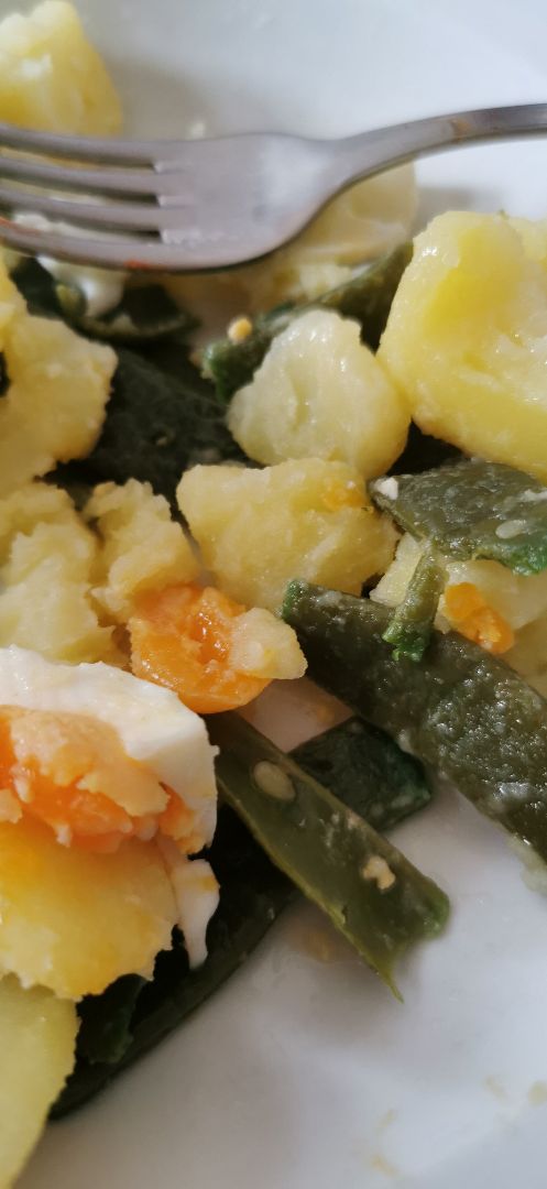 JUDIAS VERDES CON PATATA Y HUEVO