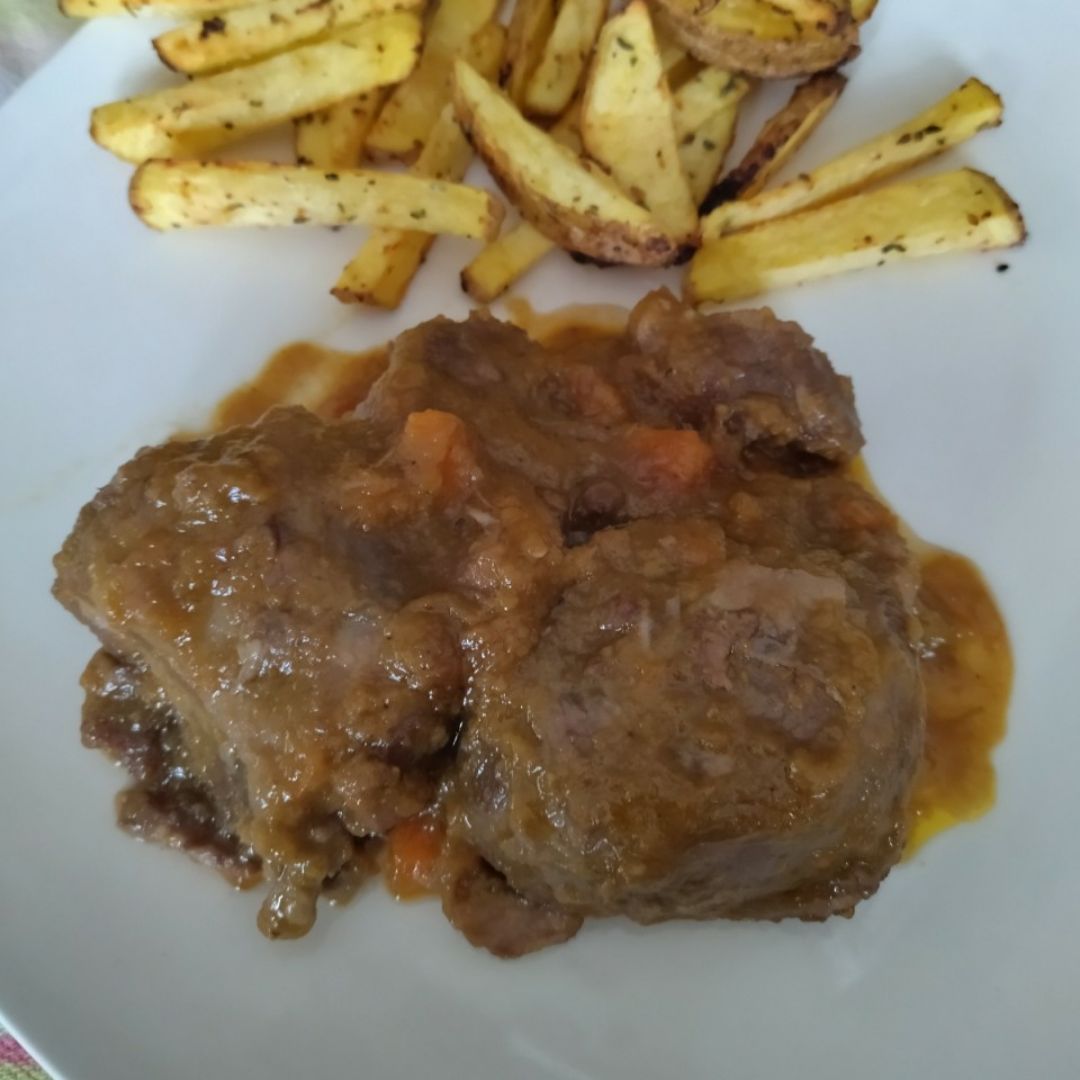 Carrillera en salsa de zanahoria y cebolla Carrillera en salsa de zanahoria y cebolla