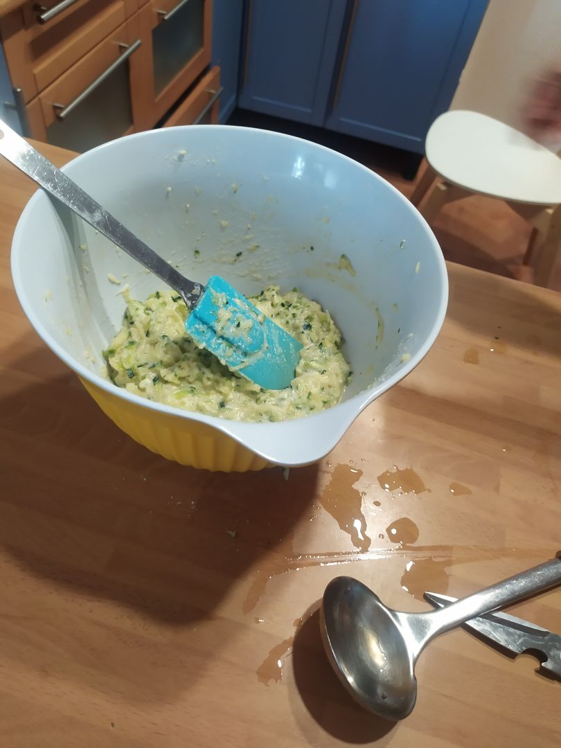 Tortitas de calabacín y parmesano. Tortitas de calabacín y parmesano.