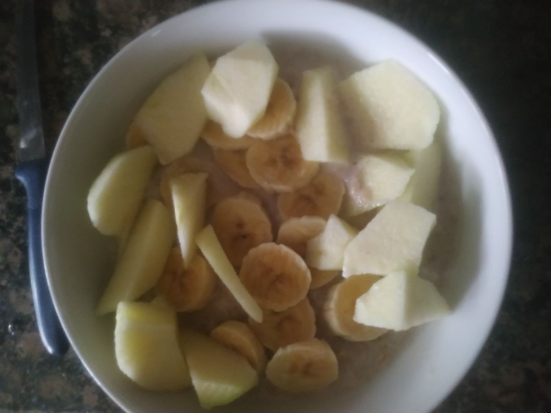 Porridge de avena con plátano y manzana 😋🍌🍎 Paso 2 Porridge de avena con plátano y manzana 😋🍌🍎 Paso 2