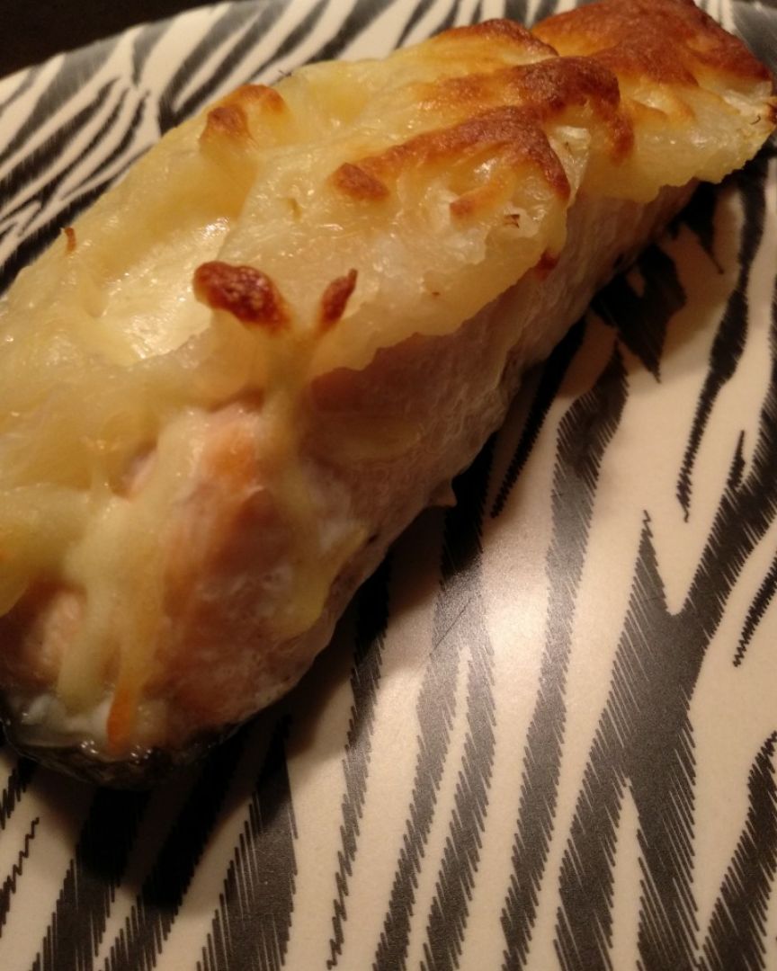 Salmón con piña y mozzarella Salmón con piña y mozzarella