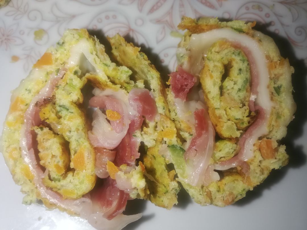 Rollito de verduras con jamón y mozzarella. Paso 6 Rollito de verduras con jamón y mozzarella. Paso 6