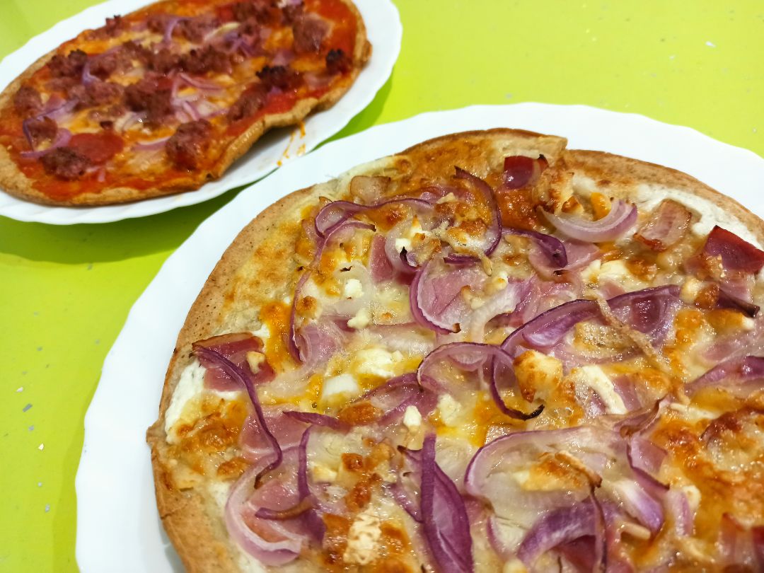 Pizza casera con base de avena