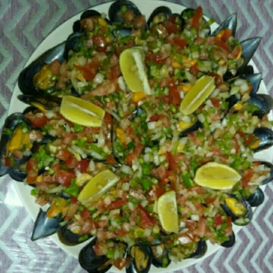 Mejillones con picadillo. Mejillones con picadillo.