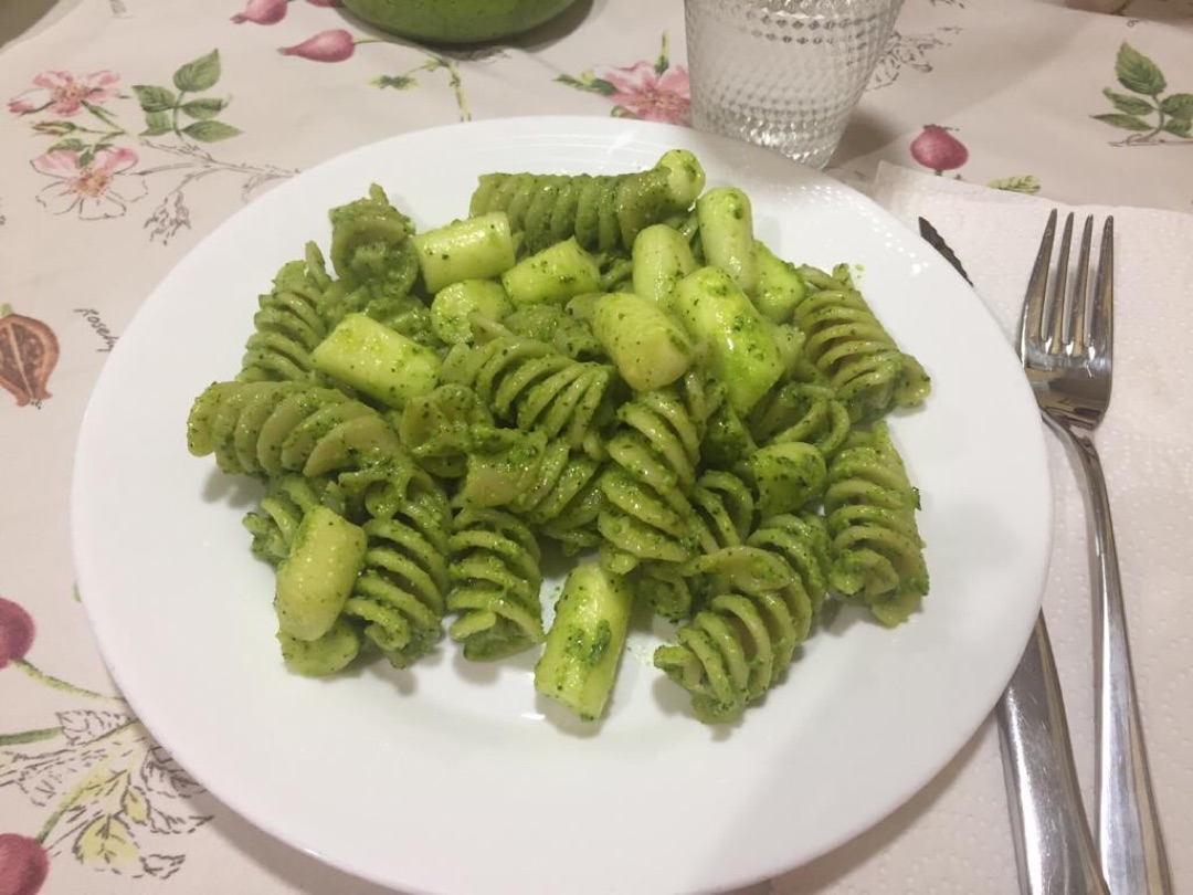 Pasta con pesto de calabacines 