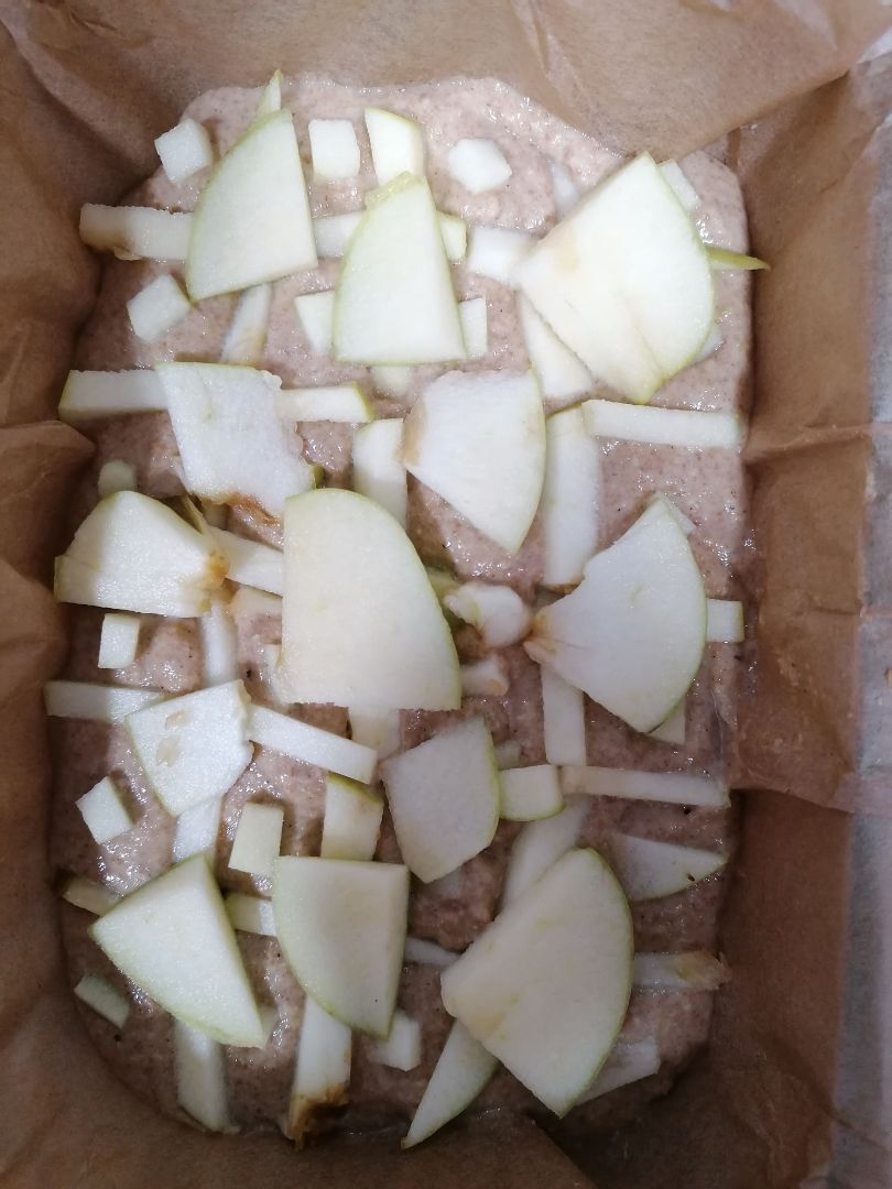 Bizcocho de manzana con dátiles y chocolate 85% Paso 4 Bizcocho de manzana con dátiles y chocolate 85% Paso 4