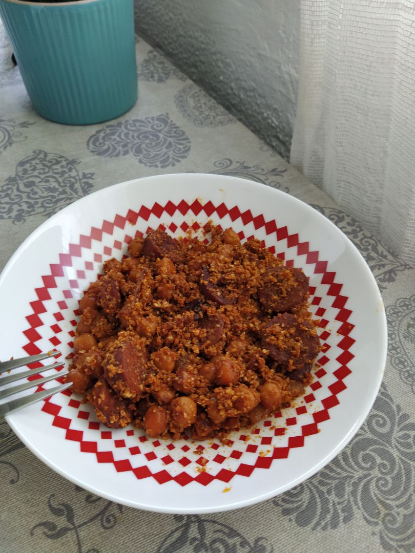 Colirroz con garbanzos y chorizo