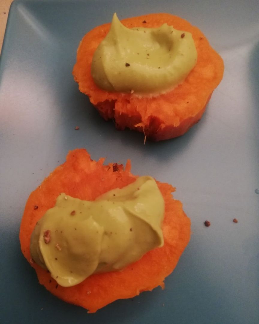Snack de batata con aguacate Snack de batata con aguacate
