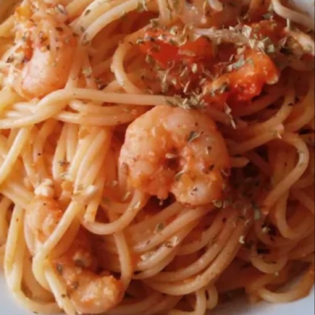 Spaguettis con gambas 