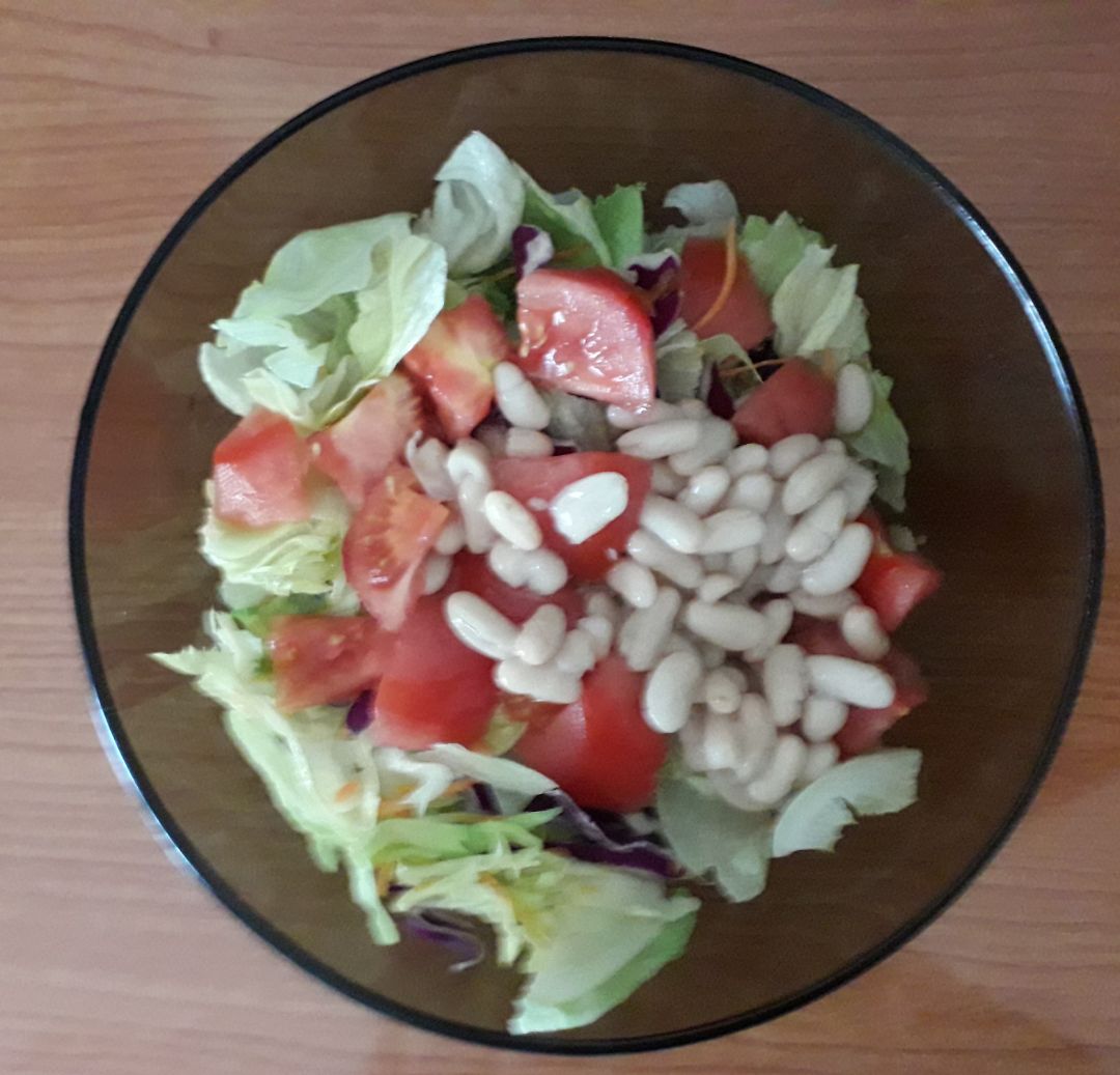 Ensalada de judías, zanahoria y tomate