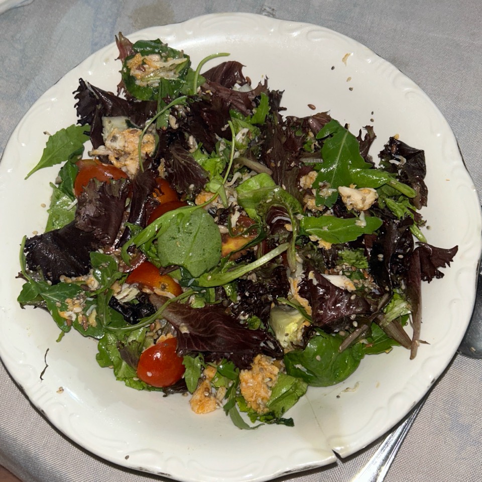 Ensalada de brotes y pollo