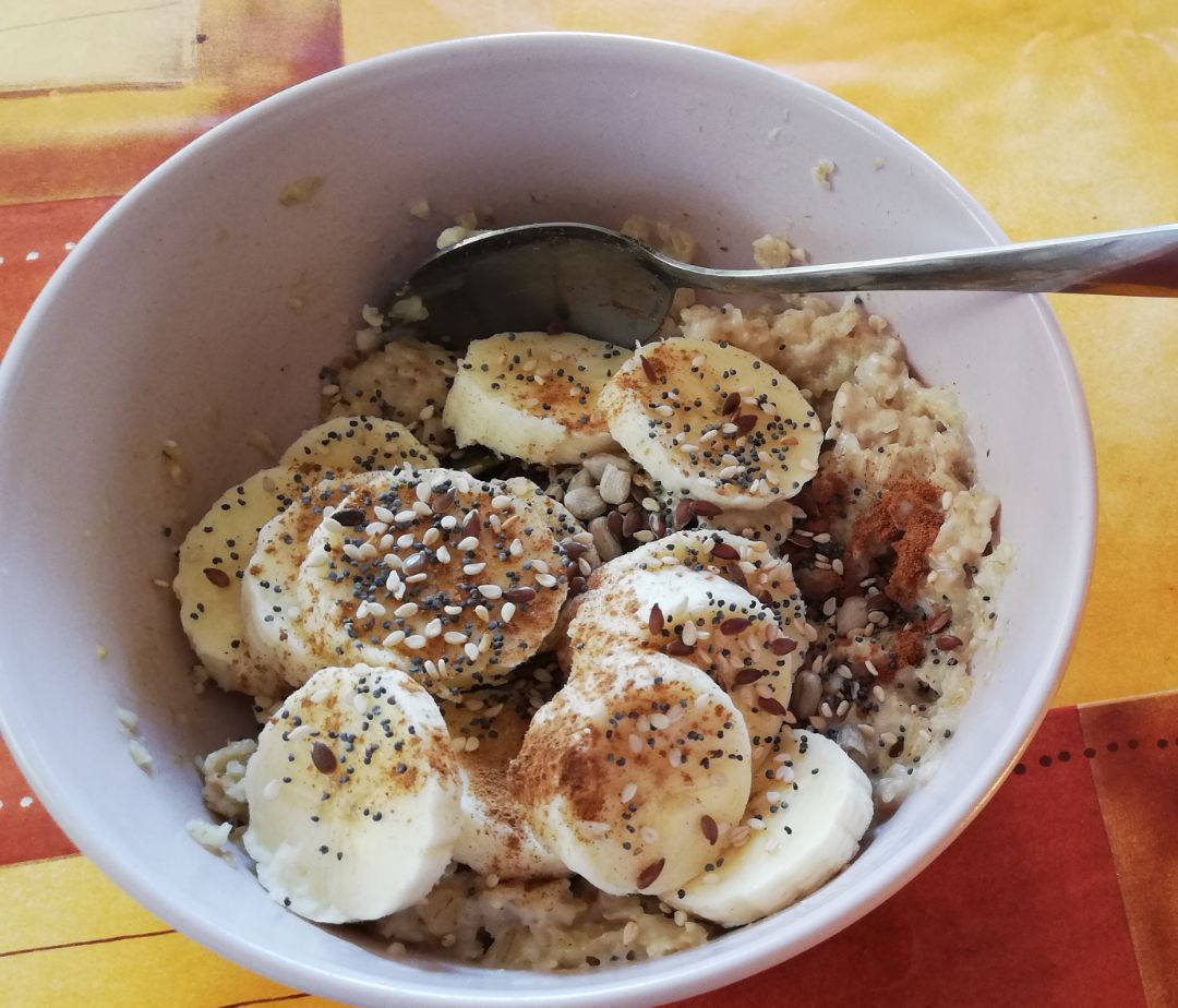 Porridge de avena al microondas. Porridge de avena al microondas.