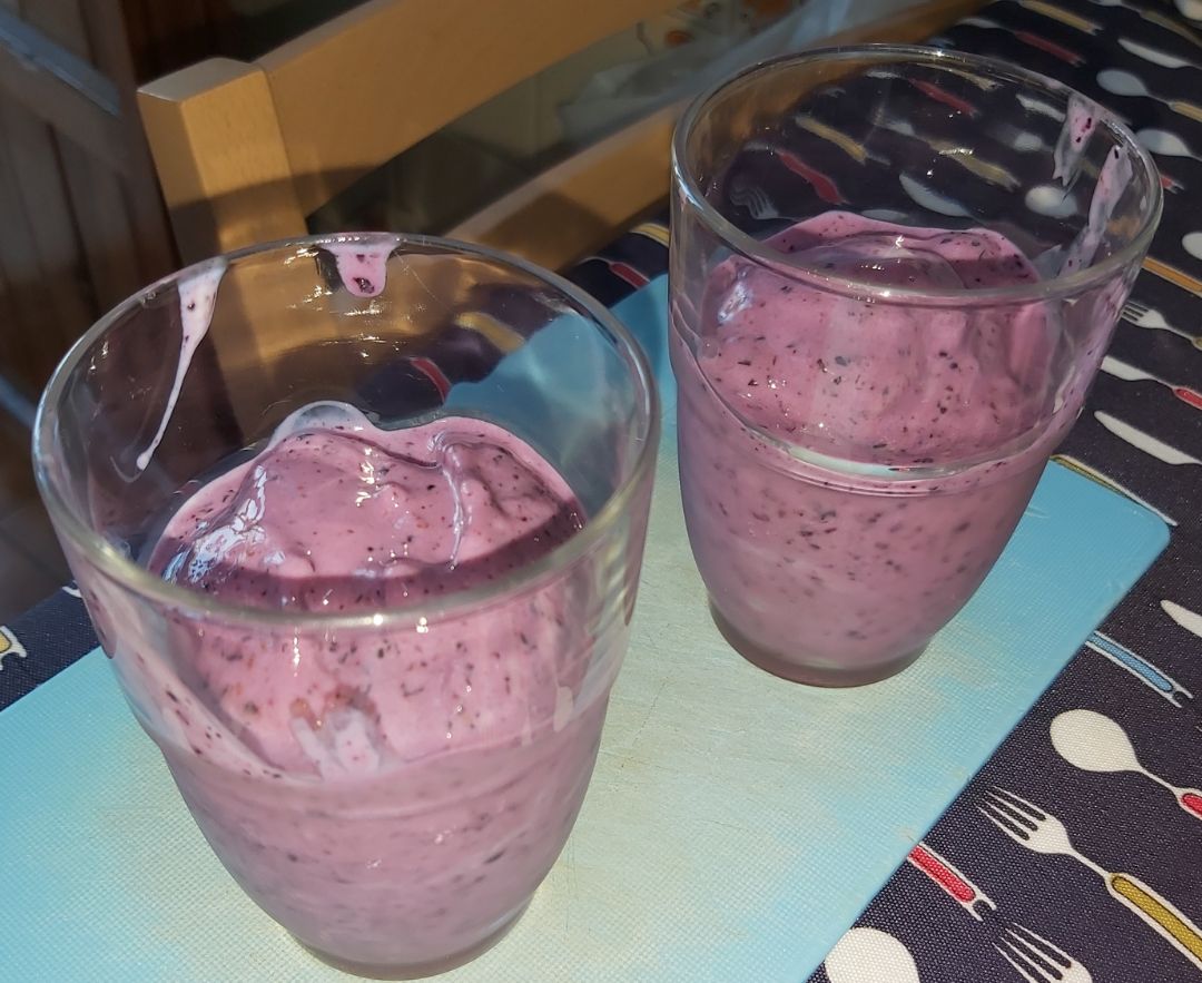 HELADO DE ARANDANOS Y YOGURT  Paso 1