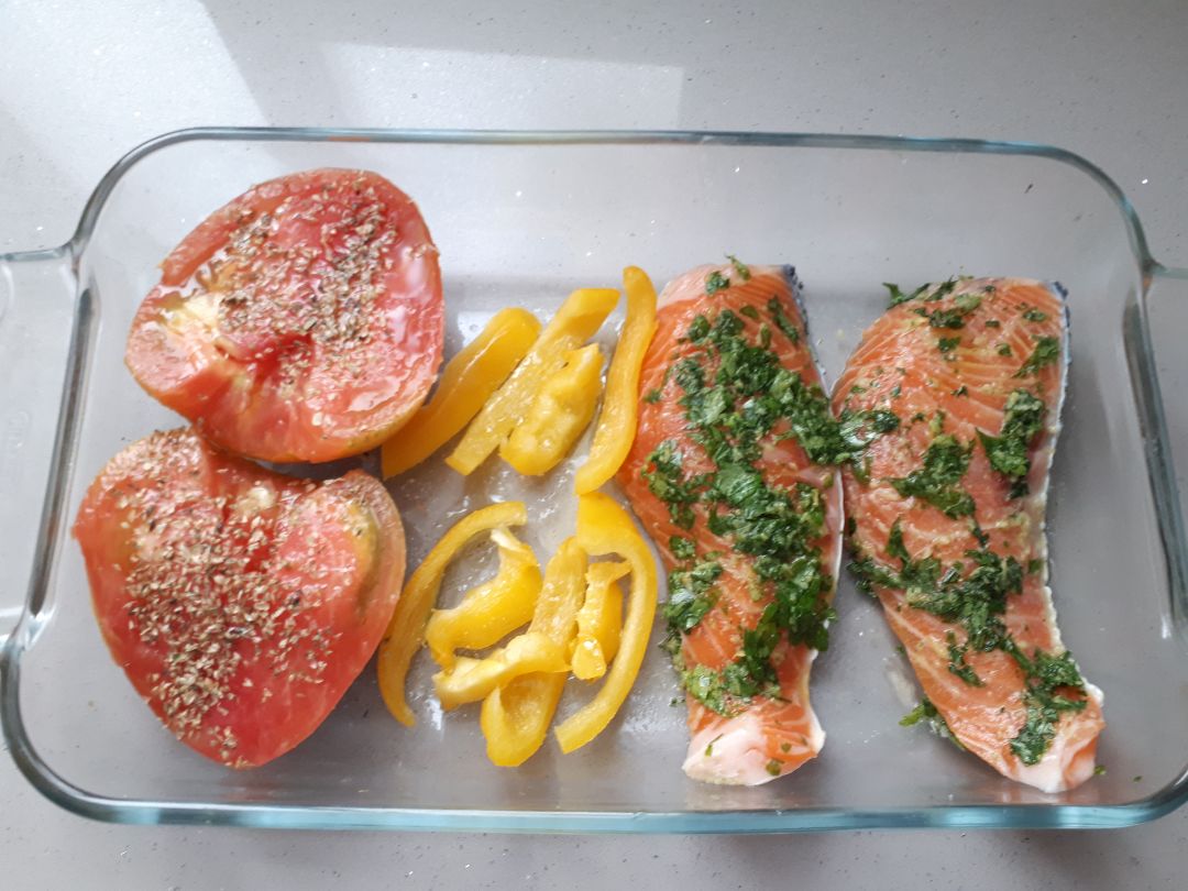 Salmón con verduras al horno Paso 3 Salmón con verduras al horno Paso 3