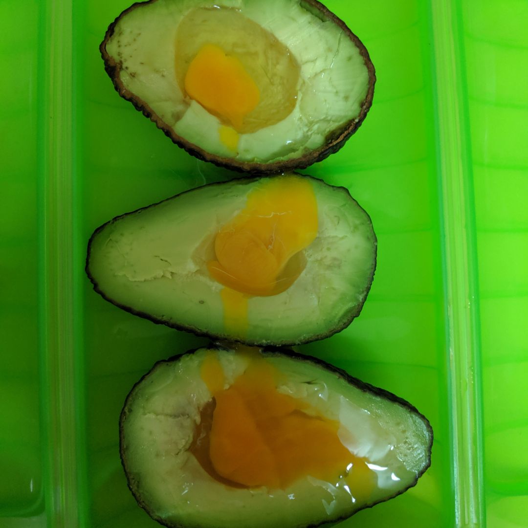 Aguacate con huevo, jamón y queso al Lékué Paso 0 Aguacate con huevo, jamón y queso al Lékué Paso 0