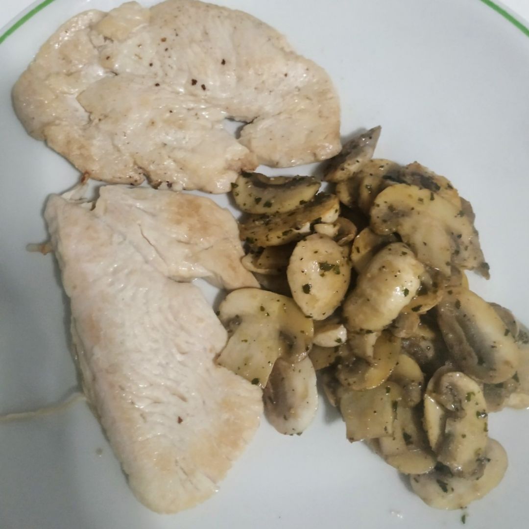 Cena rápida. Pavo y champiñones. Cena rápida. Pavo y champiñones.