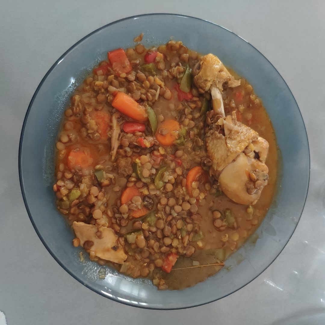 Lentejas estofadas con verduras y pollo opcional🍲