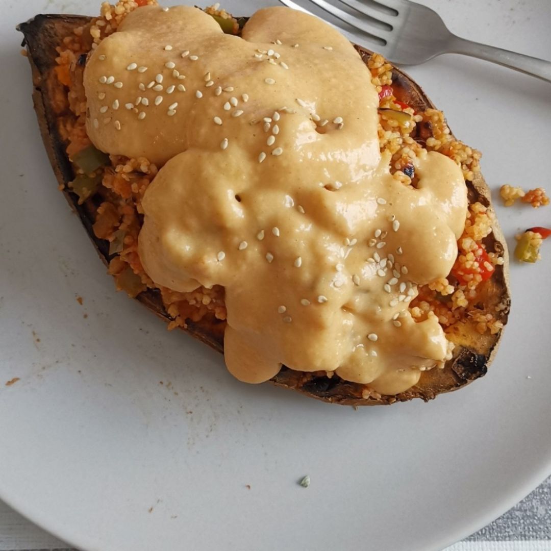 Boniato relleno con salsa de alubias blancas Boniato relleno con salsa de alubias blancas