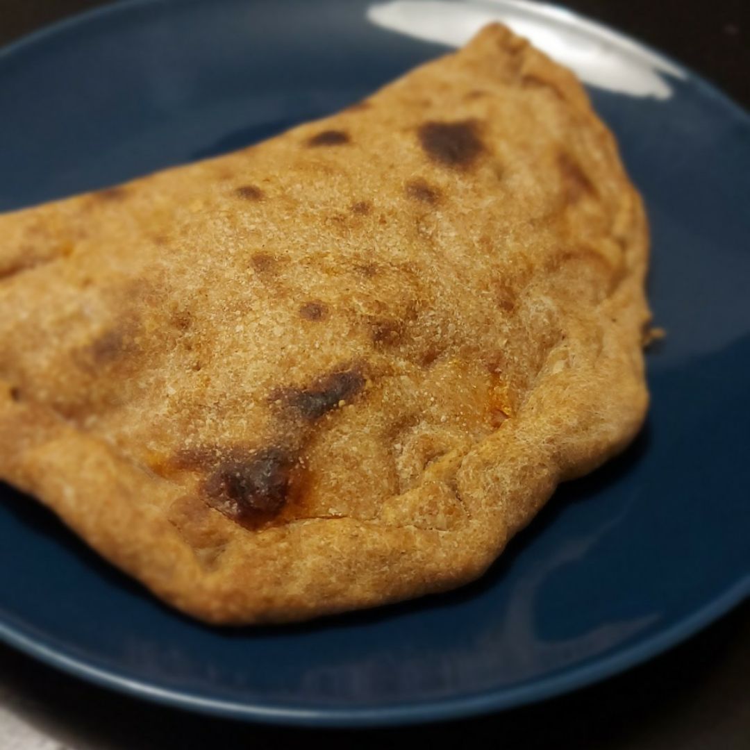 Empanadilla de atún y tomate Empanadilla de atún y tomate