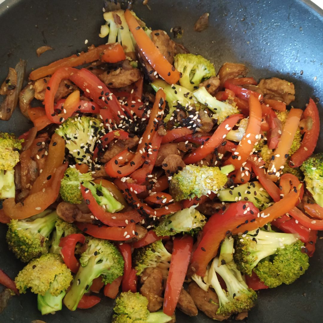 Wok Asiático de Verduras Paso 3 Wok Asiático de Verduras Paso 3