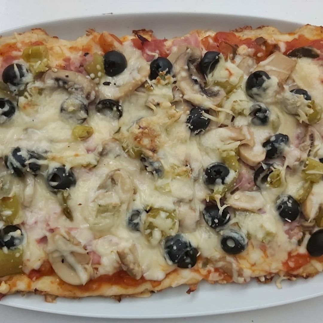 Nuestra cena de hoy Pizza 🍕 con base de pechuga de pollo🍗  