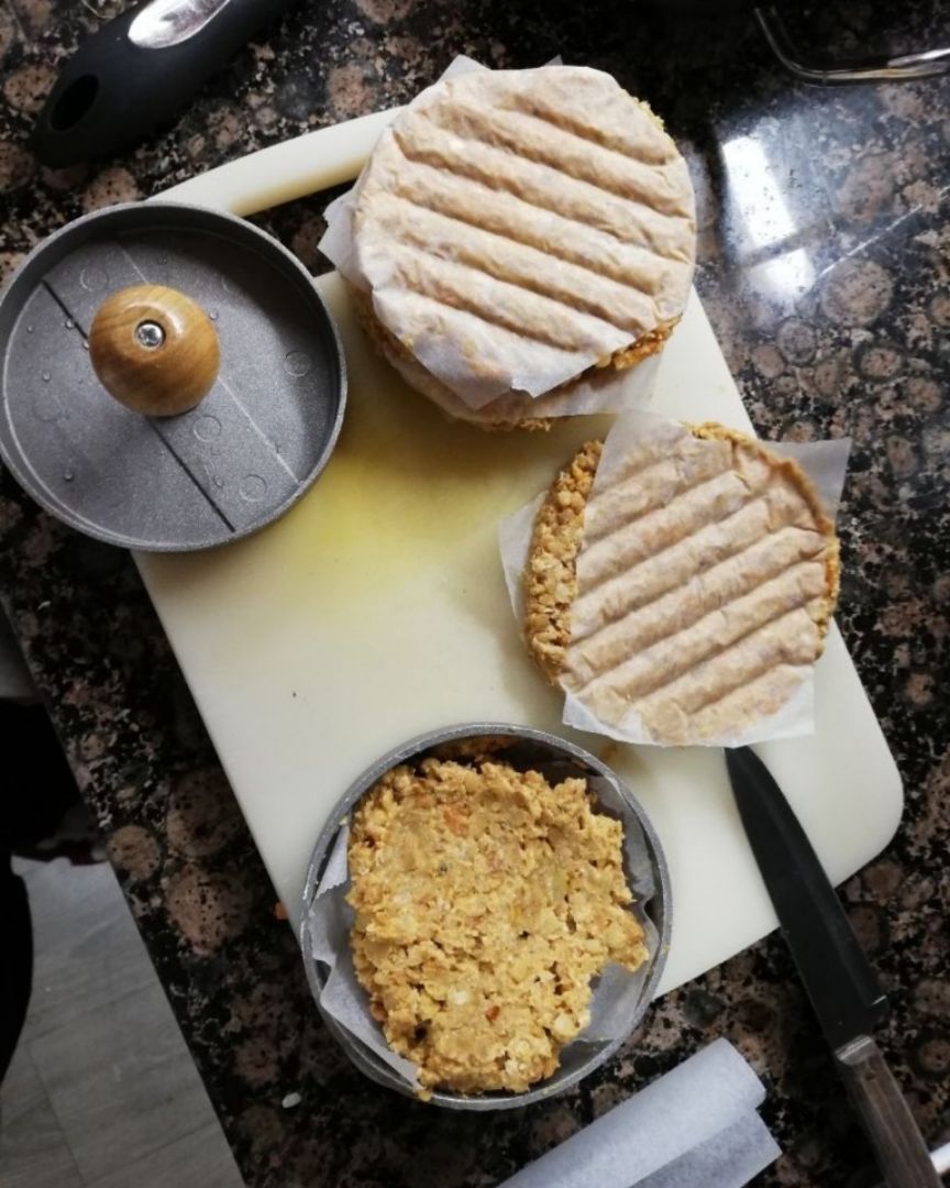 Hamburguesas de lenteja y soja texturizada Hamburguesas de lenteja y soja texturizada