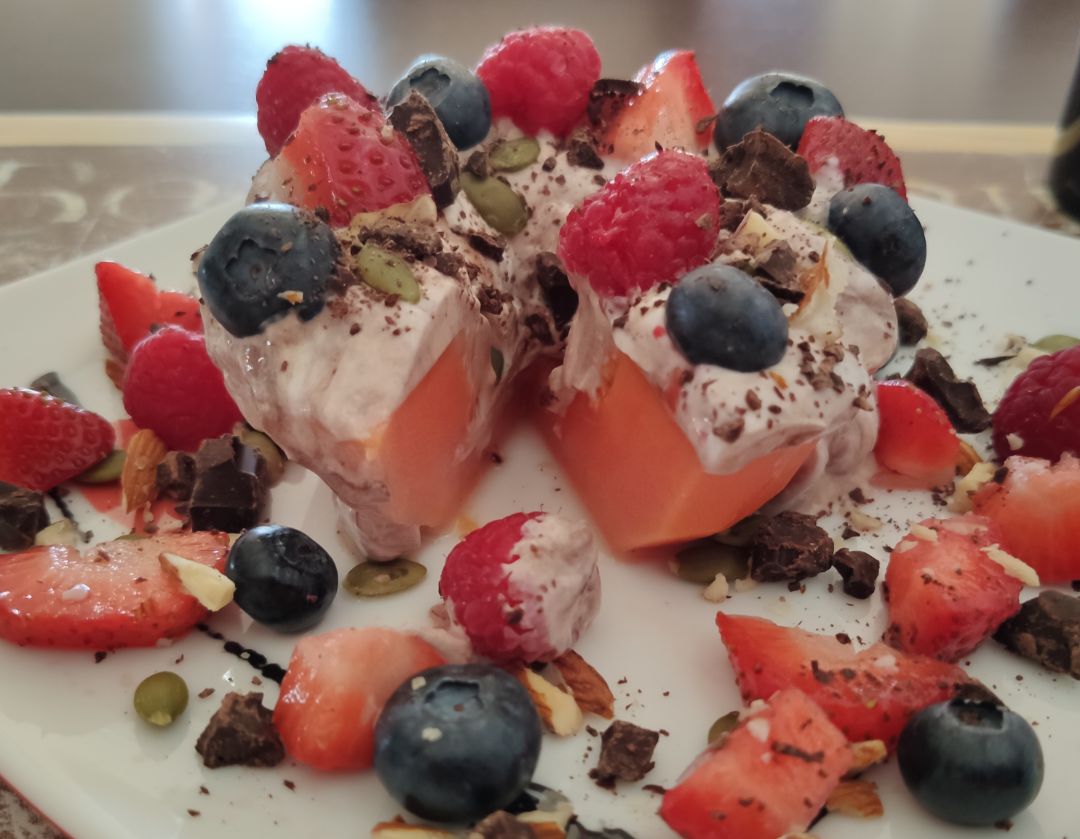 Donuts de papaya con yogur, frutos rojos y chocolate  Paso 3