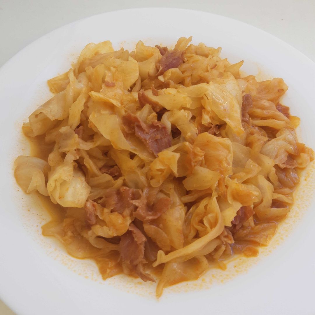 Repollo con jamon y pimienton 