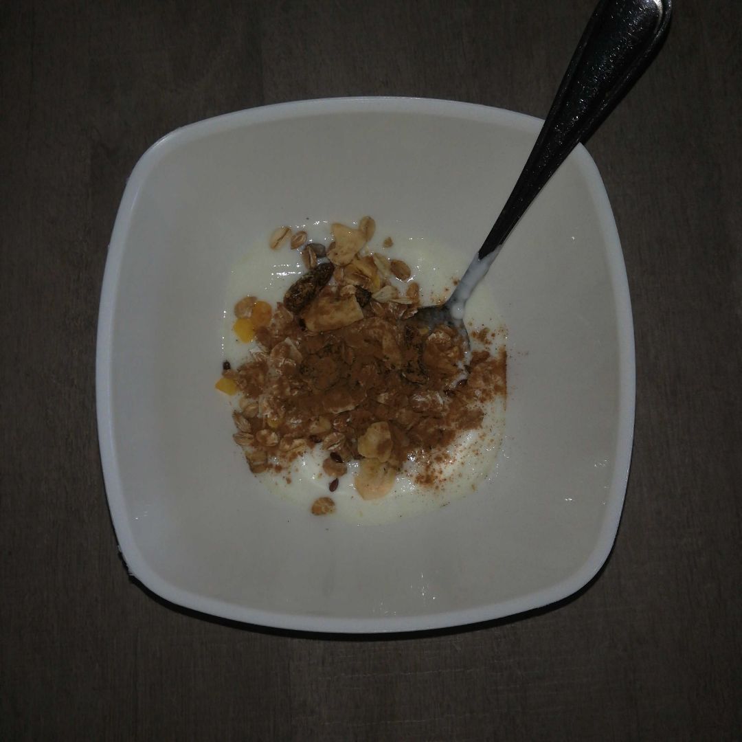 Yogur natural con muesly Yogur natural con muesly