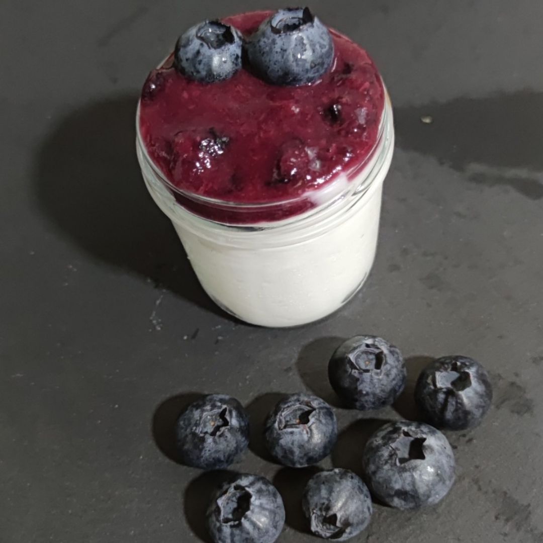 Yogur de cabra ecológico y mermelada de arándanos casera 🐐🫐 Yogur de cabra ecológico y mermelada de arándanos casera 🐐🫐