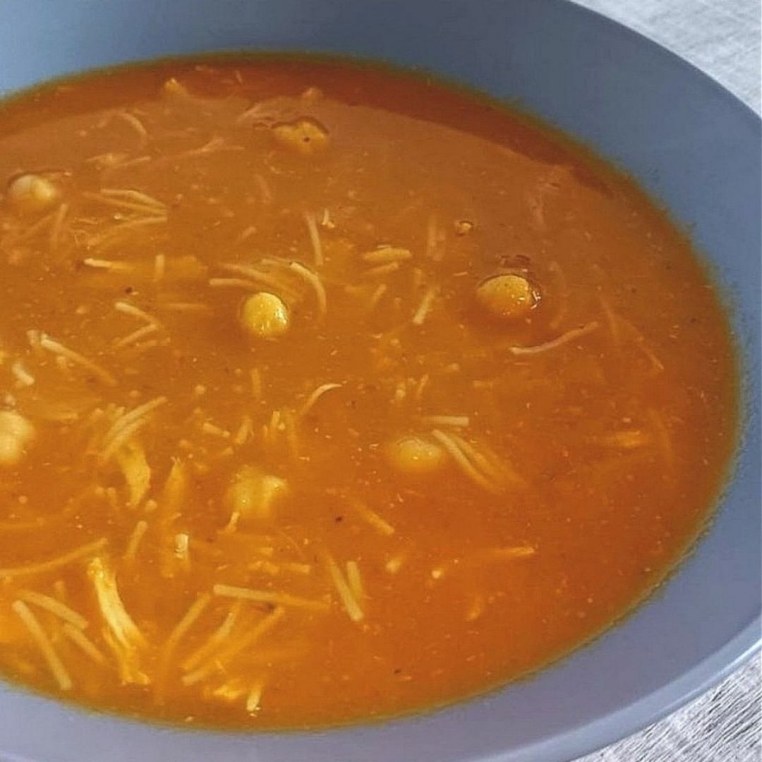 Sopa de pollo y verdura Sopa de pollo y verdura