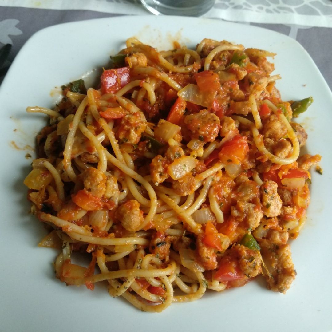 Pasta con soja texturizada y verduras Pasta con soja texturizada y verduras